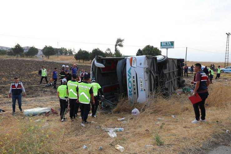 Amasya'da yolcu otobüsü kazası: 6 ölü, 35 yaralı 3