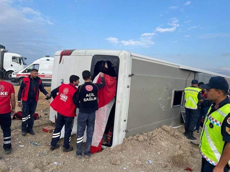 Amasya'da yolcu otobüsü kazası: 6 ölü, 35 yaralı 6