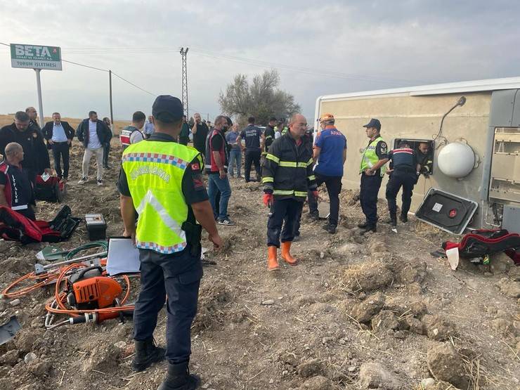 Amasya'da yolcu otobüsü kazası: 6 ölü, 35 yaralı 8