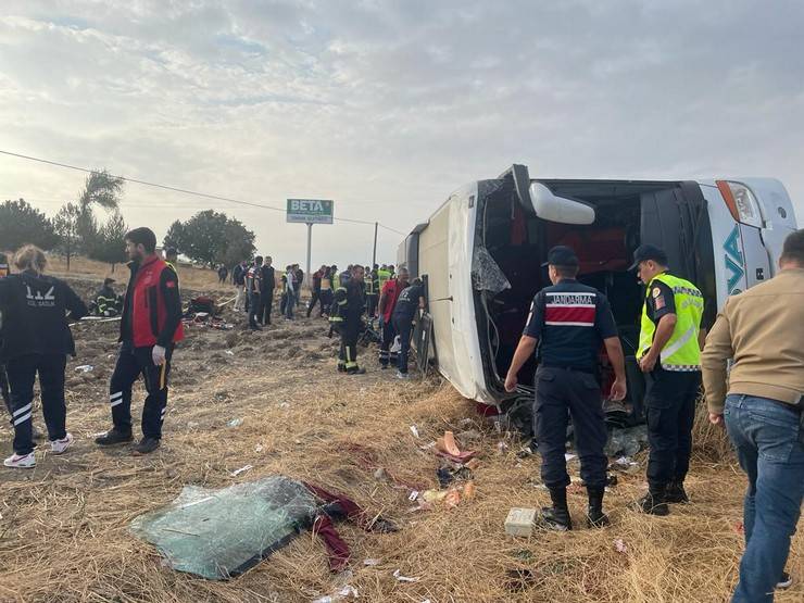 Amasya'da yolcu otobüsü kazası: 6 ölü, 35 yaralı 9