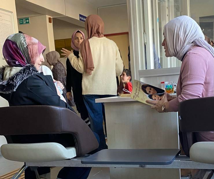 Rize'de sağlıkçılar, vatandaşları meme kanseri konusunda bilgilendirdi 8