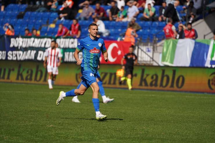 Çaykur Rizespor - Yilport Samsunspor maçından kareler 11