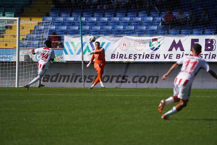 Çaykur Rizespor - Yilport Samsunspor maçından kareler 15