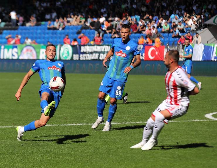 Çaykur Rizespor - Yilport Samsunspor maçından kareler 28