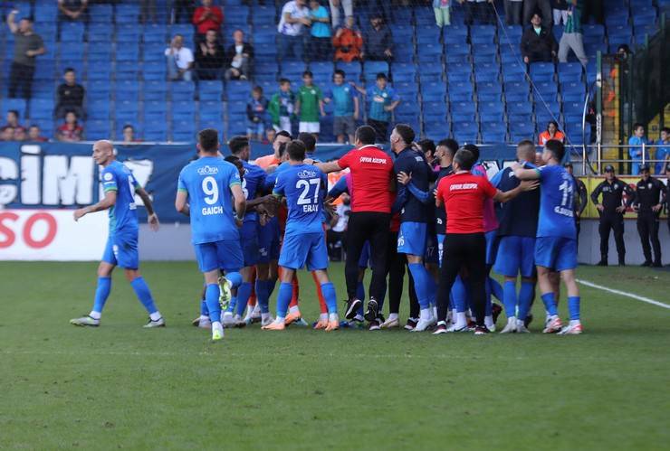 Çaykur Rizespor - Yilport Samsunspor maçından kareler 32