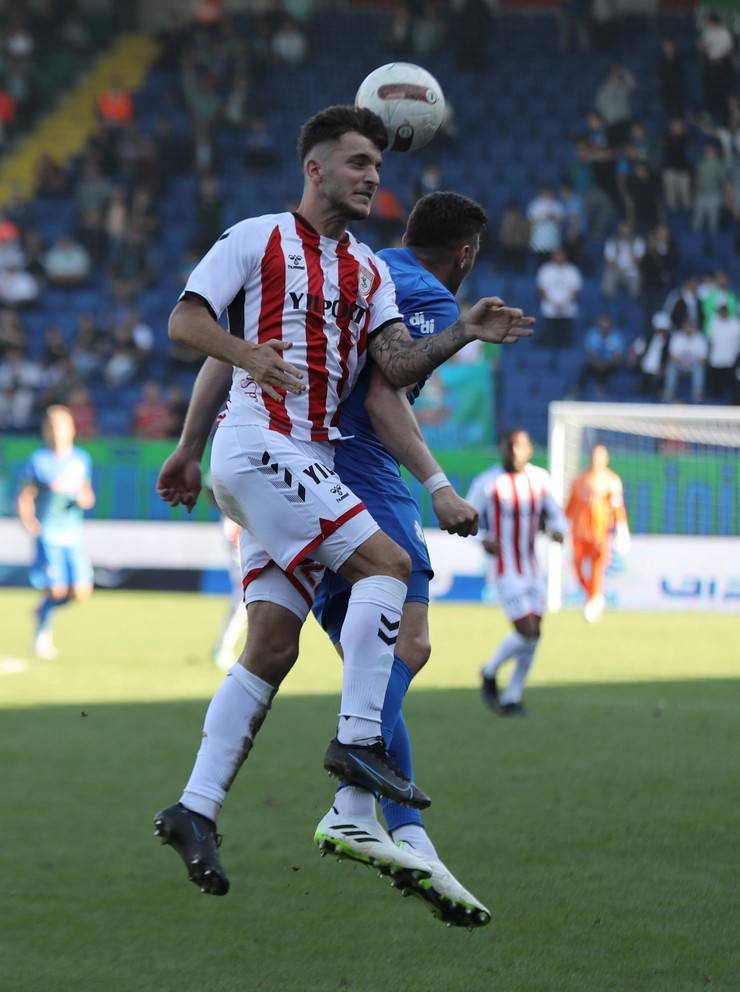 Çaykur Rizespor - Yilport Samsunspor maçından kareler 33