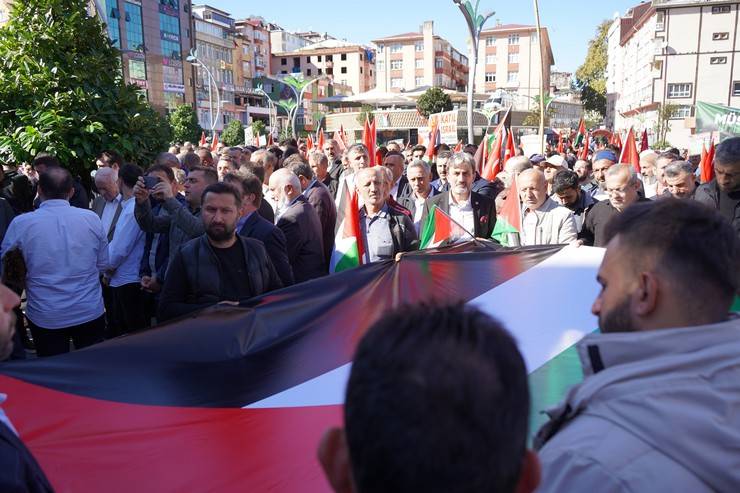 İsrail'in Filistin'e saldırıları Rize'de protesto edildi 11