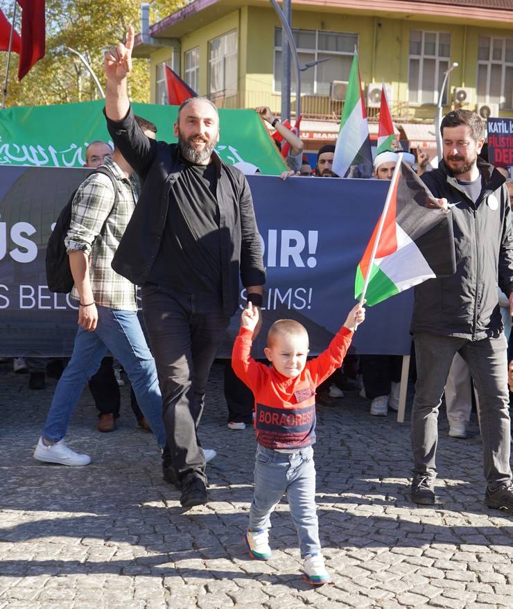 İsrail'in Filistin'e saldırıları Rize'de protesto edildi 4