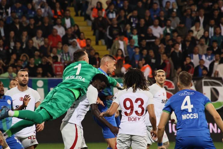 Çaykur Rizespor-Galatasaray maçından kareler 84