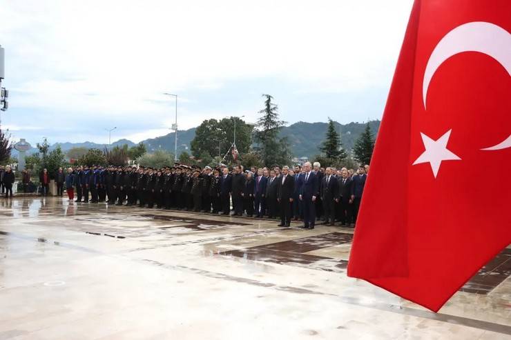 Rize'de 10 Kasım Atatürk'ü anma programı düzenlendi 13