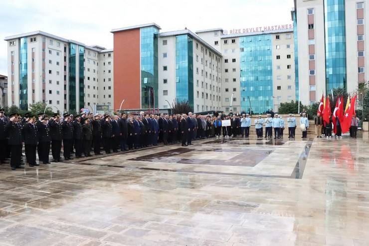 Rize'de 10 Kasım Atatürk'ü anma programı düzenlendi 17