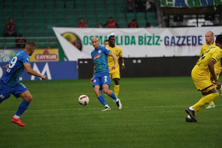 Çaykur Rizespor-İstanbulspor maçından kareler 15