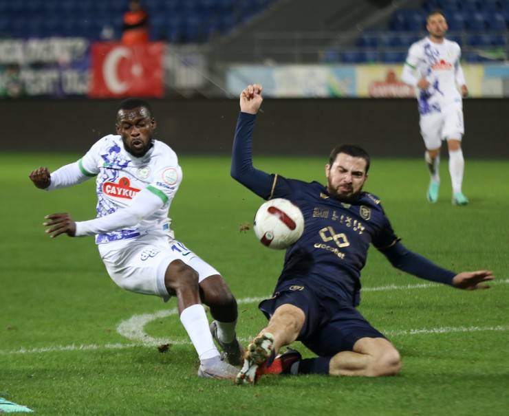 Çaykur Rizespor  - Dinamo Batumi hazırlık maçından kareler 10