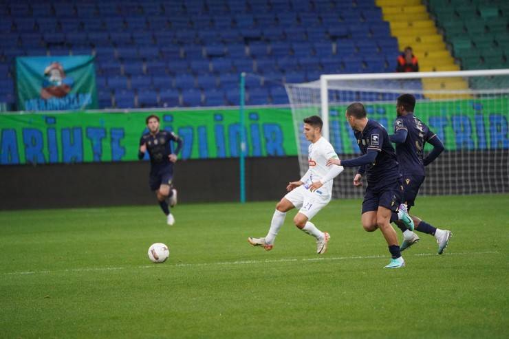 Çaykur Rizespor  - Dinamo Batumi hazırlık maçından kareler 21