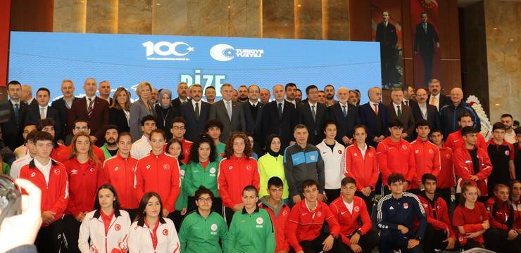 Gençlik ve Spor Bakanı Bak, "Rize Spor Turizmi Çalıştayı"nda konuştu 17
