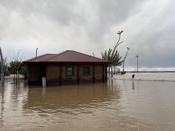Rize Belediyesi Doğu Parkı sular altında kaldı 1