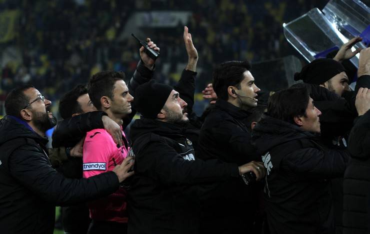 MKE Ankaragücü Kulübü Başkanı Faruk Koca Çaykur Rizespor maçı sonrası hakeme yumruk attı 14
