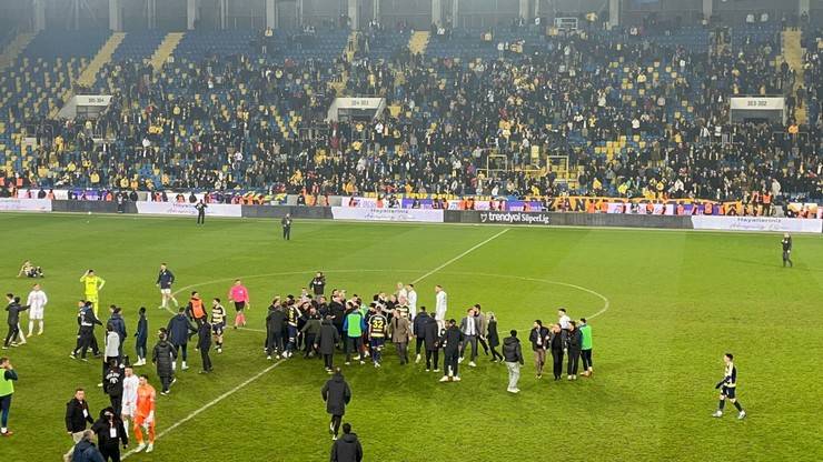 MKE Ankaragücü Kulübü Başkanı Faruk Koca Çaykur Rizespor maçı sonrası hakeme yumruk attı 5