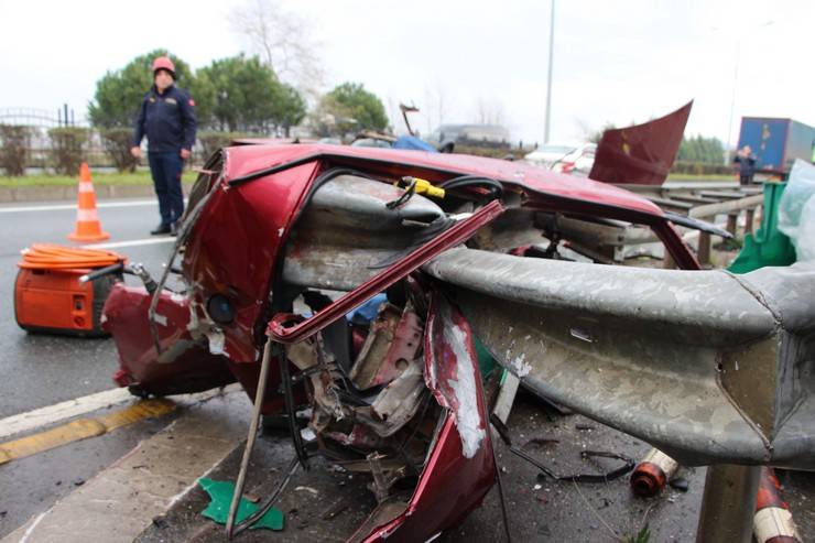 Sürmene'de Trafik Kazası 2 Ölü, 2 Yaralı 12