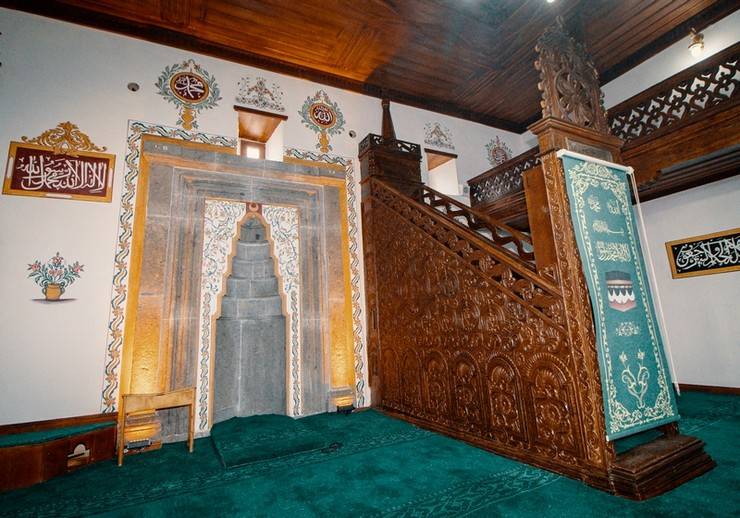 Rize’de 150 yıllık Akmescit Camii, restorasyonun ardından yeniden ibadete açıldı 12