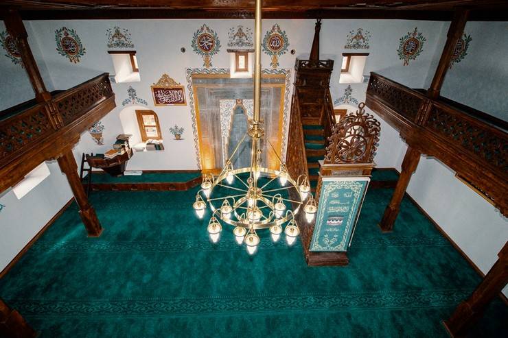 Rize’de 150 yıllık Akmescit Camii, restorasyonun ardından yeniden ibadete açıldı 5
