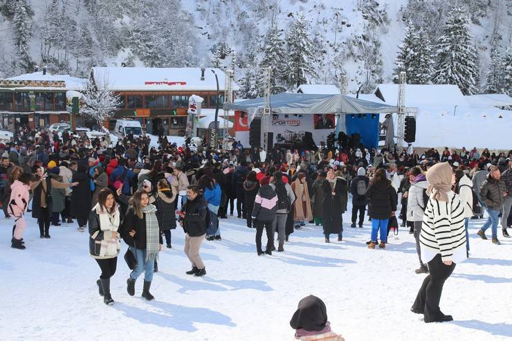 Ayder Kardan Adam Festivali renkli görüntülere sahne oldu 15