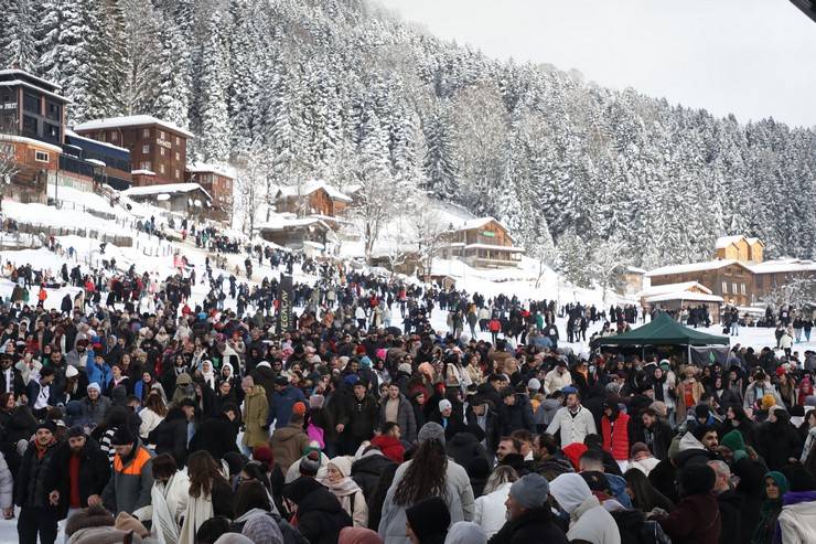 Ayder Kardan Adam Festivali renkli görüntülere sahne oldu 25