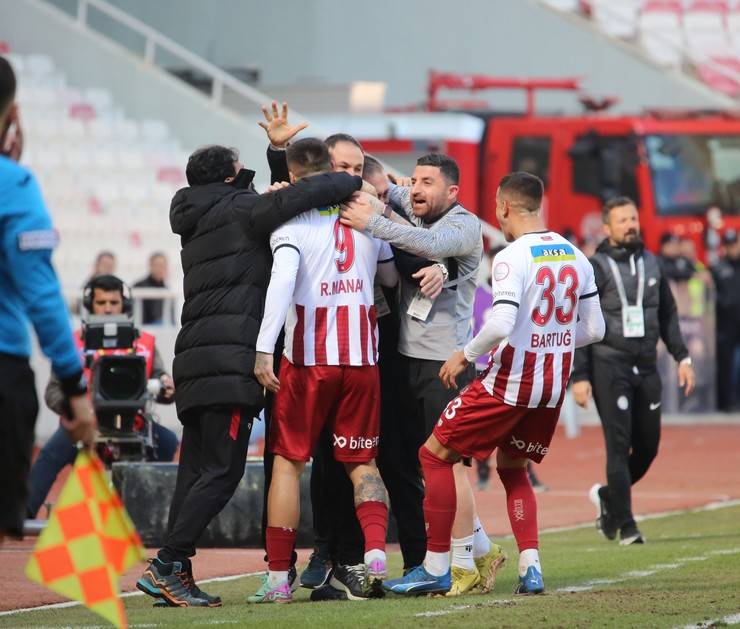 EMS Yapı Sivasspor - Çaykur Rizespor Maçından Fotoğraflar 32