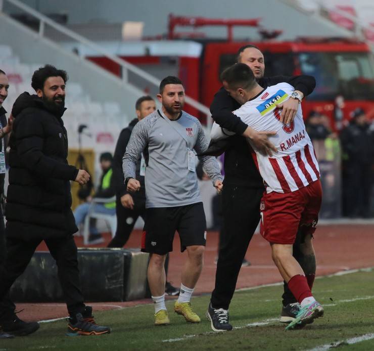 EMS Yapı Sivasspor - Çaykur Rizespor Maçından Fotoğraflar 33