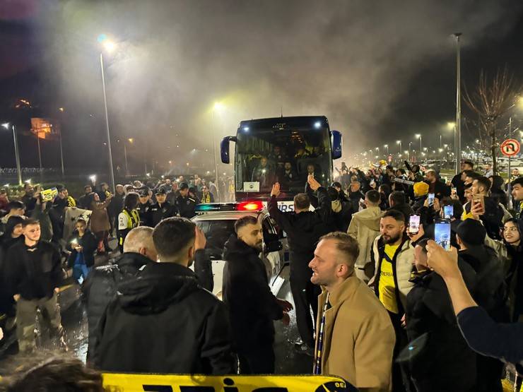 Fenerbahçe kafilesi maç için Rize'ye geldi 6