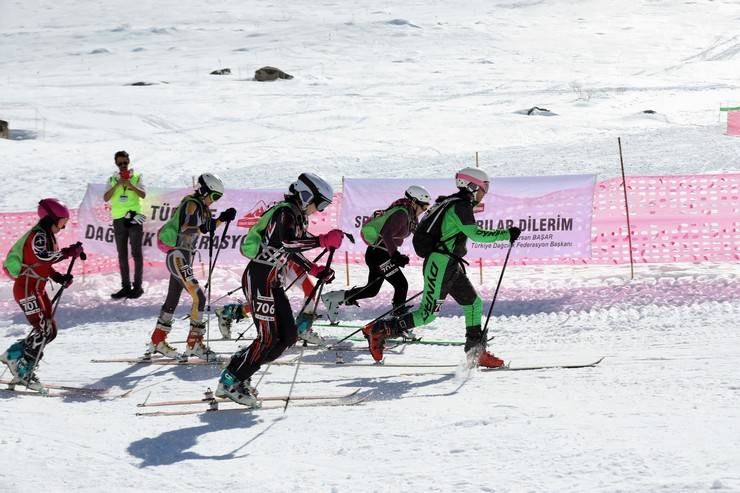 Türkiye Dağ Kayağı Şampiyonası, Rize'de başladı 6