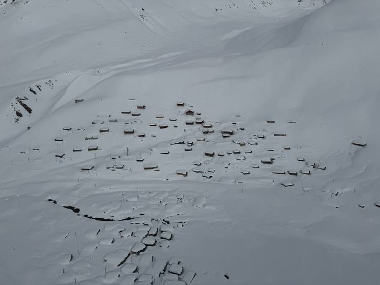 Çengel boynuzlu dağ keçileri için Kaçkarlar'a helikopterle yem taşındı 8