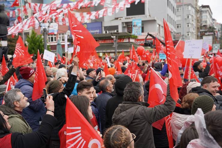 CHP Genel Başkanı Özgür Özel Rize'de konuştu 13