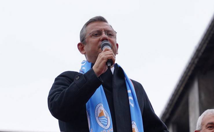 CHP Genel Başkanı Özgür Özel Rize'de konuştu 3