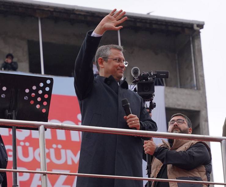 CHP Genel Başkanı Özgür Özel Rize'de konuştu 7