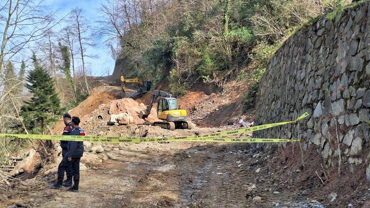 Trabzon'da içme suyu hattı çalışmasında göçük: 3 işçi öldü 11