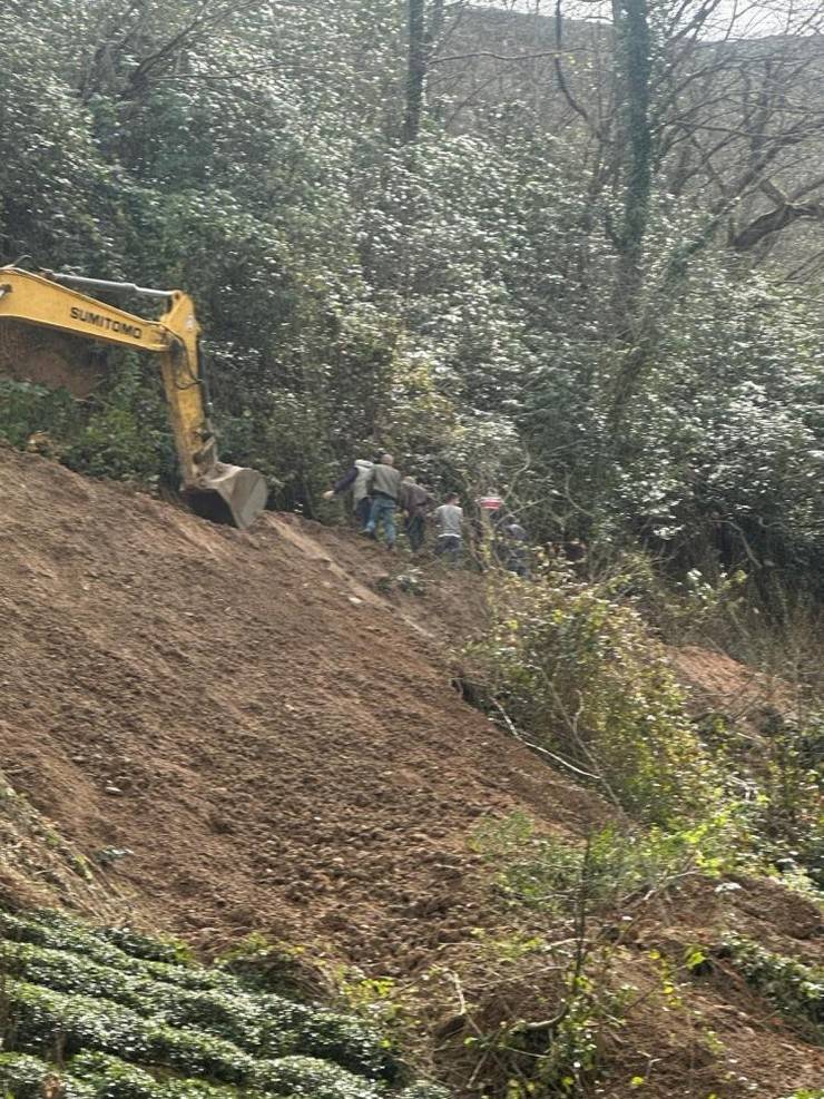 Trabzon'da içme suyu hattı çalışmasında göçük: 3 işçi öldü 18