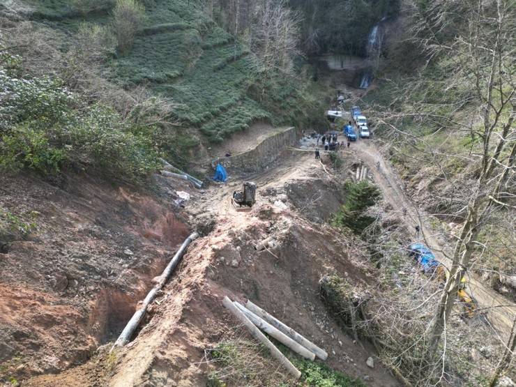 Trabzon'da içme suyu hattı çalışmasında göçük: 3 işçi öldü 20