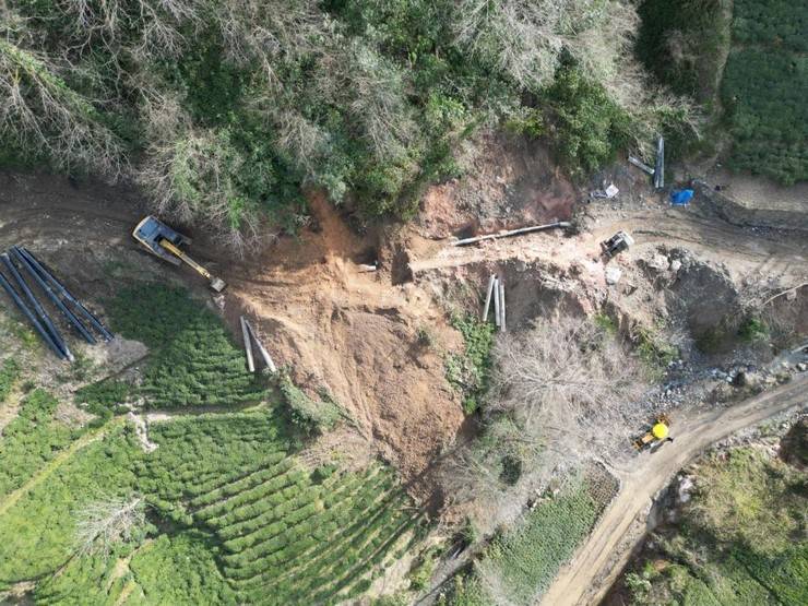 Trabzon'da içme suyu hattı çalışmasında göçük: 3 işçi öldü 23