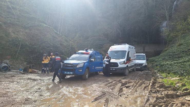 Trabzon'da içme suyu hattı çalışmasında göçük: 3 işçi öldü 3