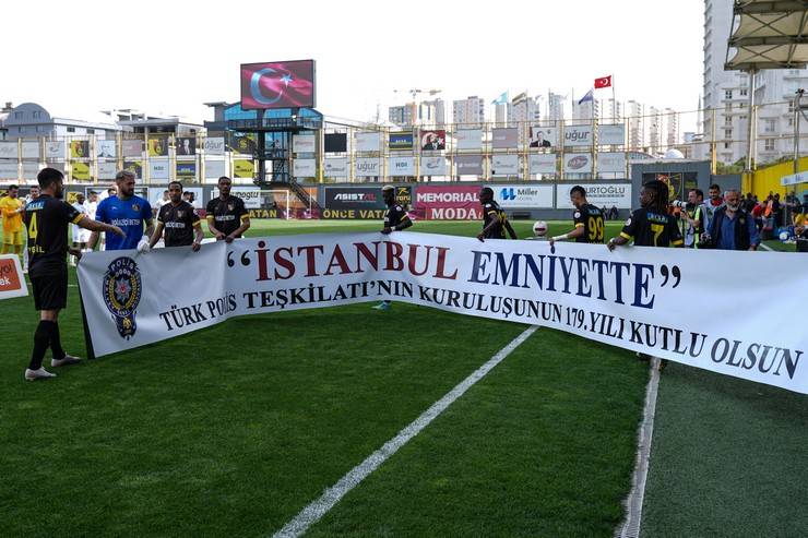 İstanbulspor - Çaykur Rizespor maçından kareler 14