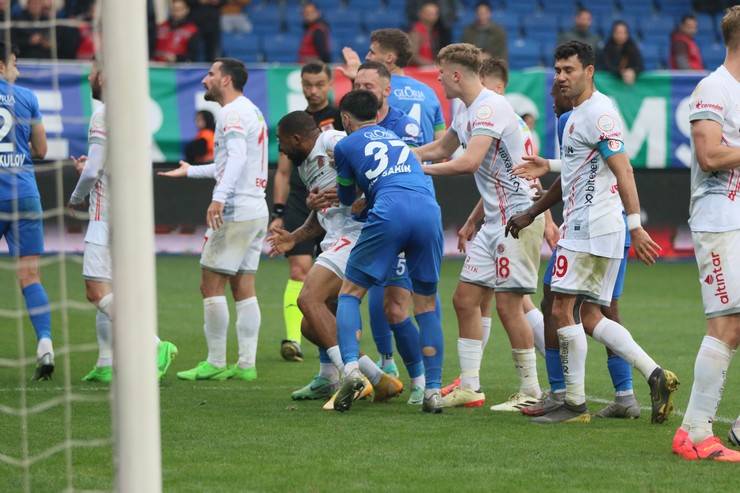 Çaykur Rizespor - Antalyaspor Maçından Kareler 75