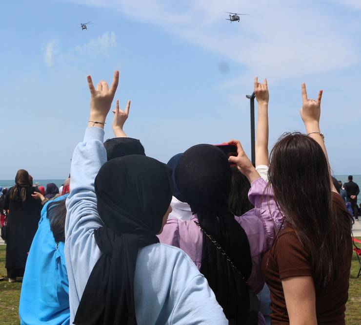 Jandarma Çelik Kanatlar, Rize'de gösteri uçuşu yaptı 12