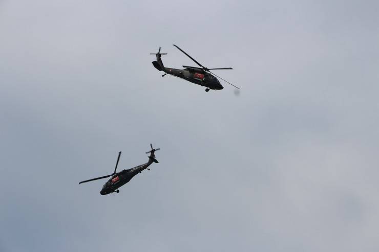 Jandarma Çelik Kanatlar, Rize'de gösteri uçuşu yaptı 4