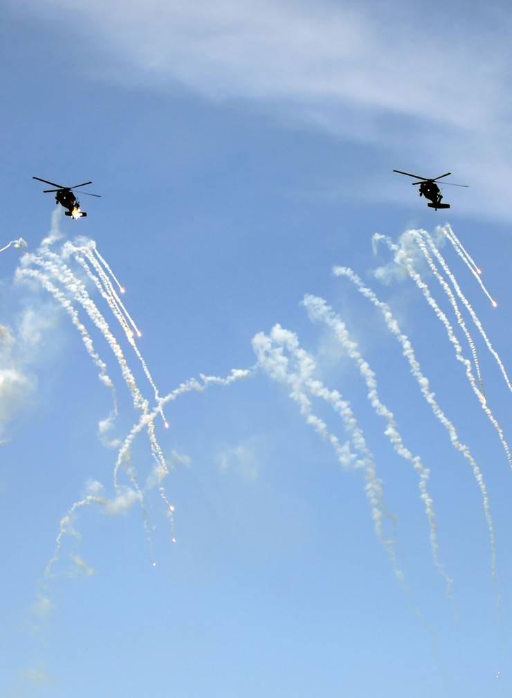 Jandarma Çelik Kanatlar, Rize'de gösteri uçuşu yaptı 6