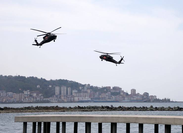 Jandarma Çelik Kanatlar, Rize'de gösteri uçuşu yaptı 7