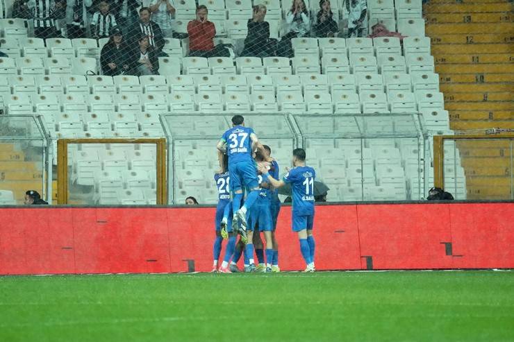 Beşiktaş - Çaykur Rizespor maçından kareler 14