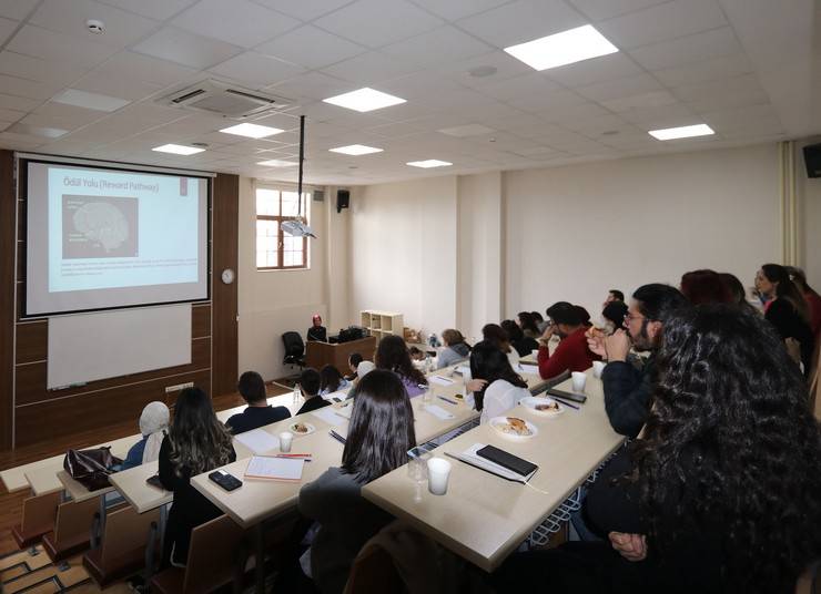 Rize'de Hekimlere Yönelik "Tütün Bağımlılığı Tedavisi Eğitimi" Düzenlendi 4