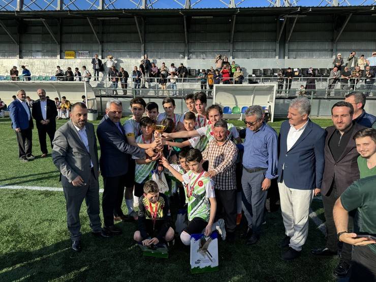 Rize’de hafızların futbol turnuvasında anlamlı mesaj 26