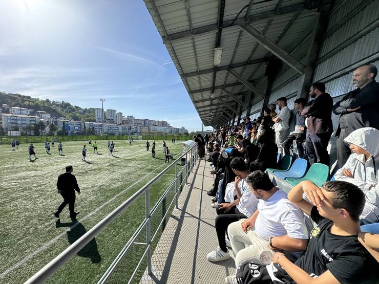 Rize’de hafızların futbol turnuvasında anlamlı mesaj 3